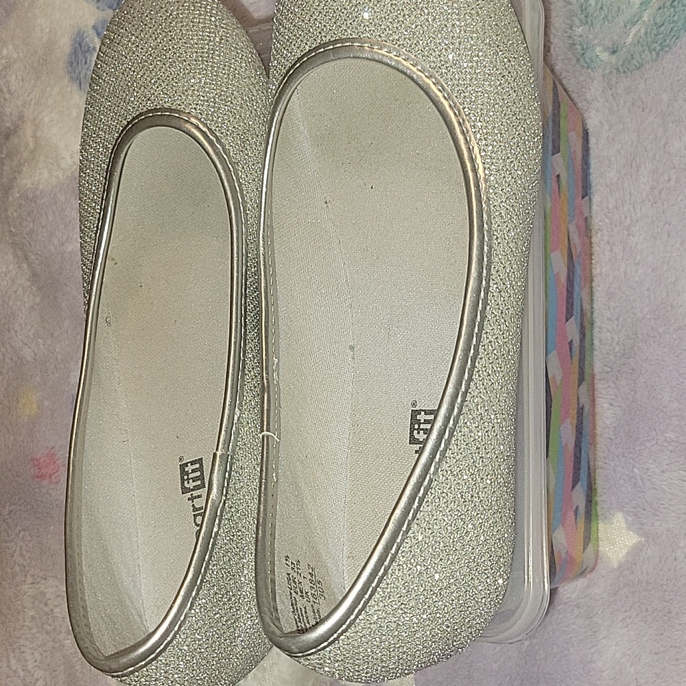 Girls shoes